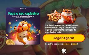 Màn hình game nổ hũ jackpot với biểu tượng trái cây và hiệu ứng thắng thưởng rực rỡ tại f8et